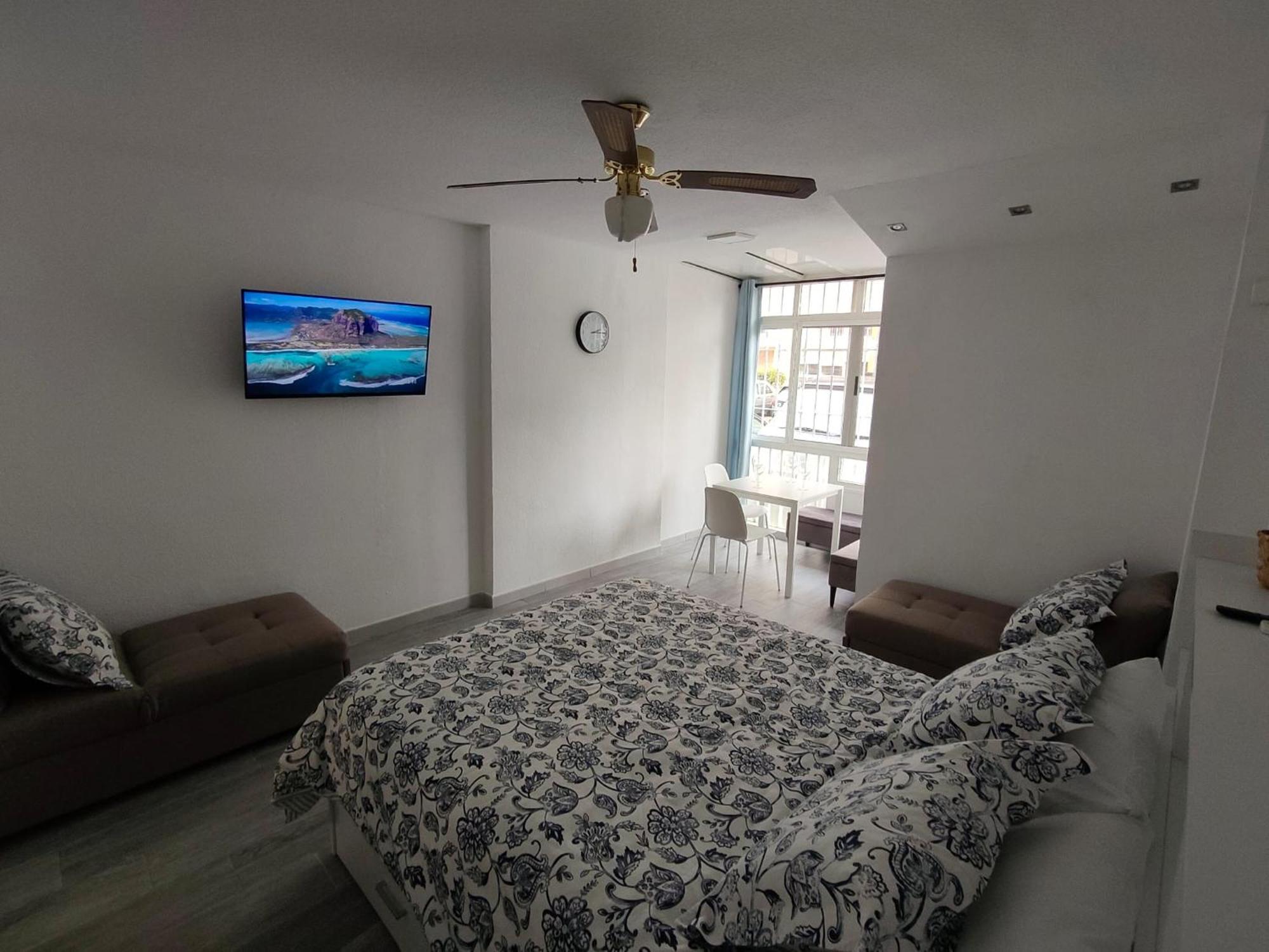 Agata 6 - 24H Reception Apartment เบนัลมาเดนา ภายนอก รูปภาพ
