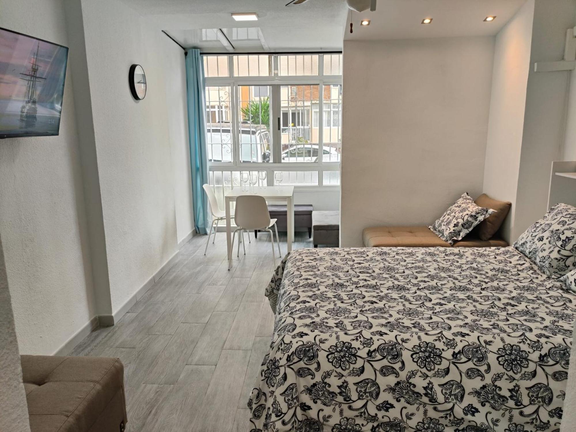 Agata 6 - 24H Reception Apartment เบนัลมาเดนา ภายนอก รูปภาพ