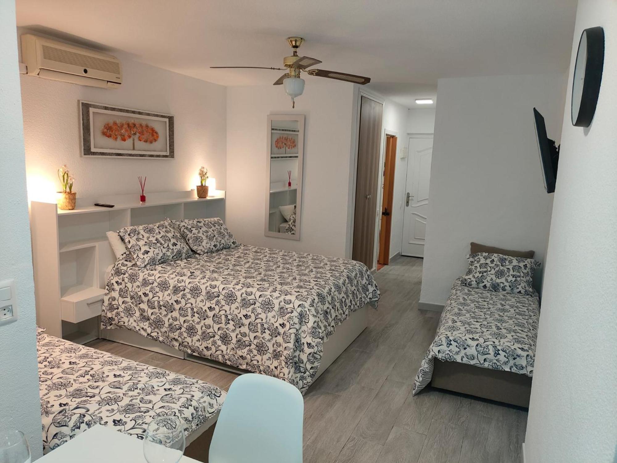 Agata 6 - 24H Reception Apartment เบนัลมาเดนา ภายนอก รูปภาพ